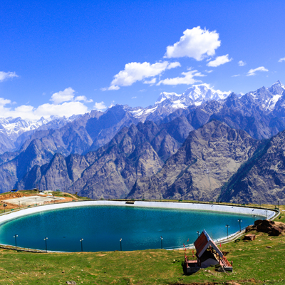 Lake and mountains – peaceful travel tour